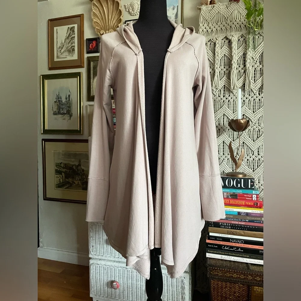 5 for $35 Bloom beige hooded cardigan - Picture 1 of 6